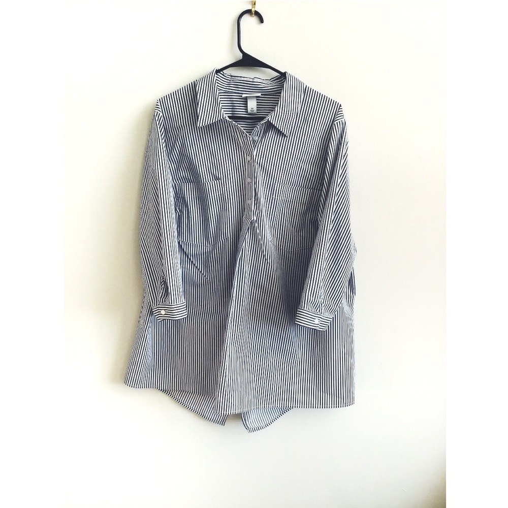 Ava & Viv Pin Stripe Blouse - Picture 2 of 5